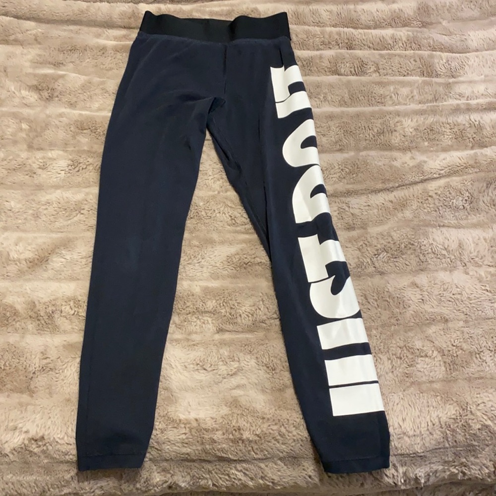 Nike leggings with giant logo and waist band